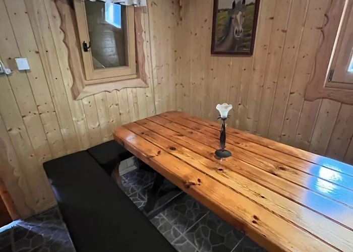 Cottage Zirovnica 別荘 ゴレンスカ地方