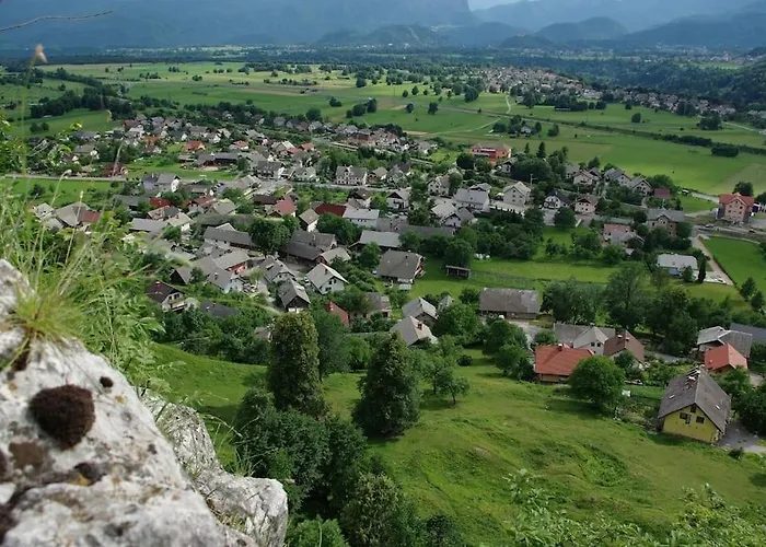 別荘 Cottage Zirovnica